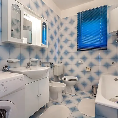 Miro Apartmán *